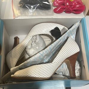 Used Polka Dot Women's Heels (spring )